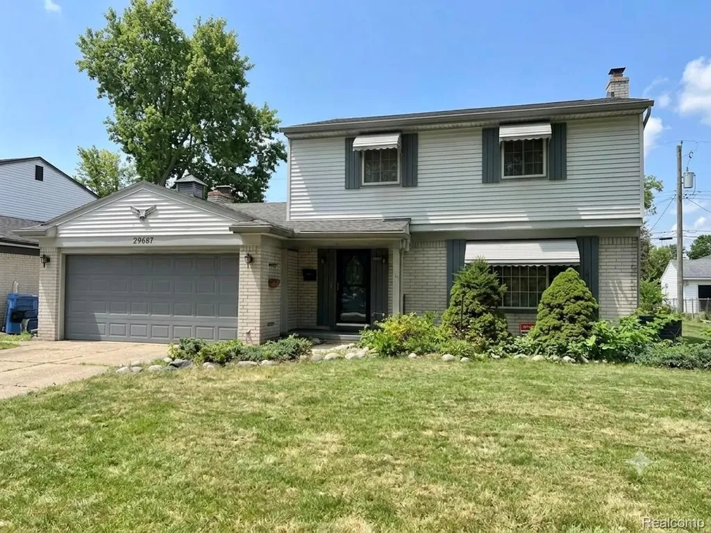 29687 Boewe Drive Warren City MI 48092