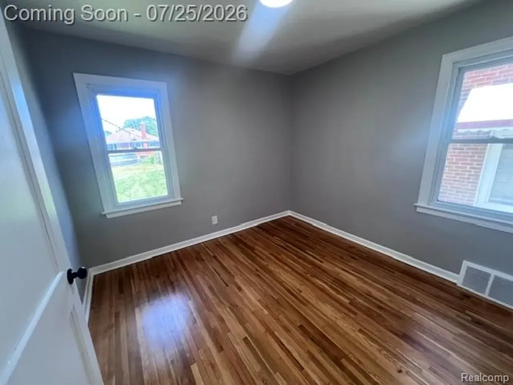 1038 Detroit Avenue Lincoln Park City MI 48146