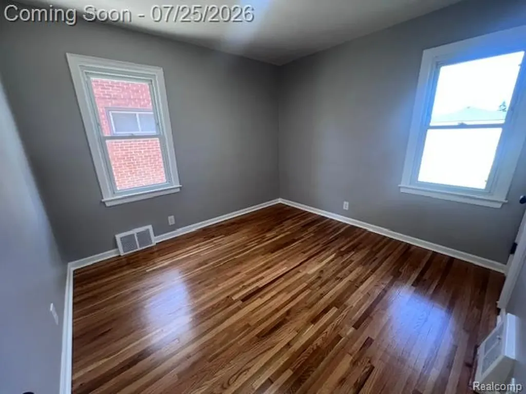 1038 Detroit Avenue Lincoln Park City MI 48146