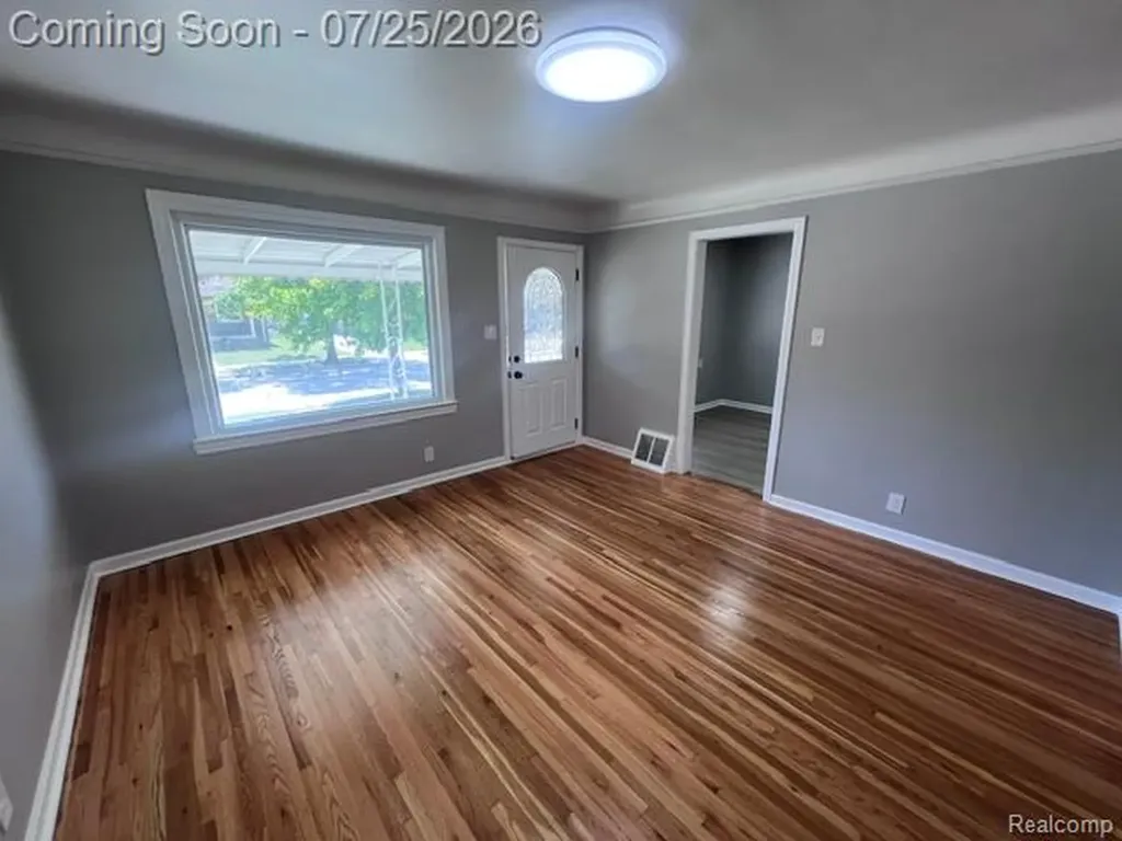 1038 Detroit Avenue Lincoln Park City MI 48146