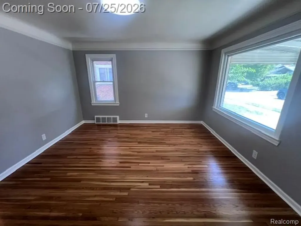 1038 Detroit Avenue Lincoln Park City MI 48146