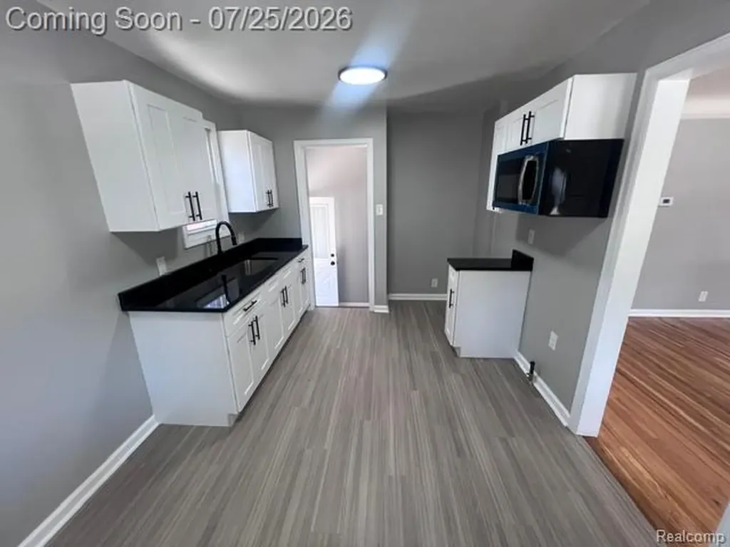 1038 Detroit Avenue Lincoln Park City MI 48146