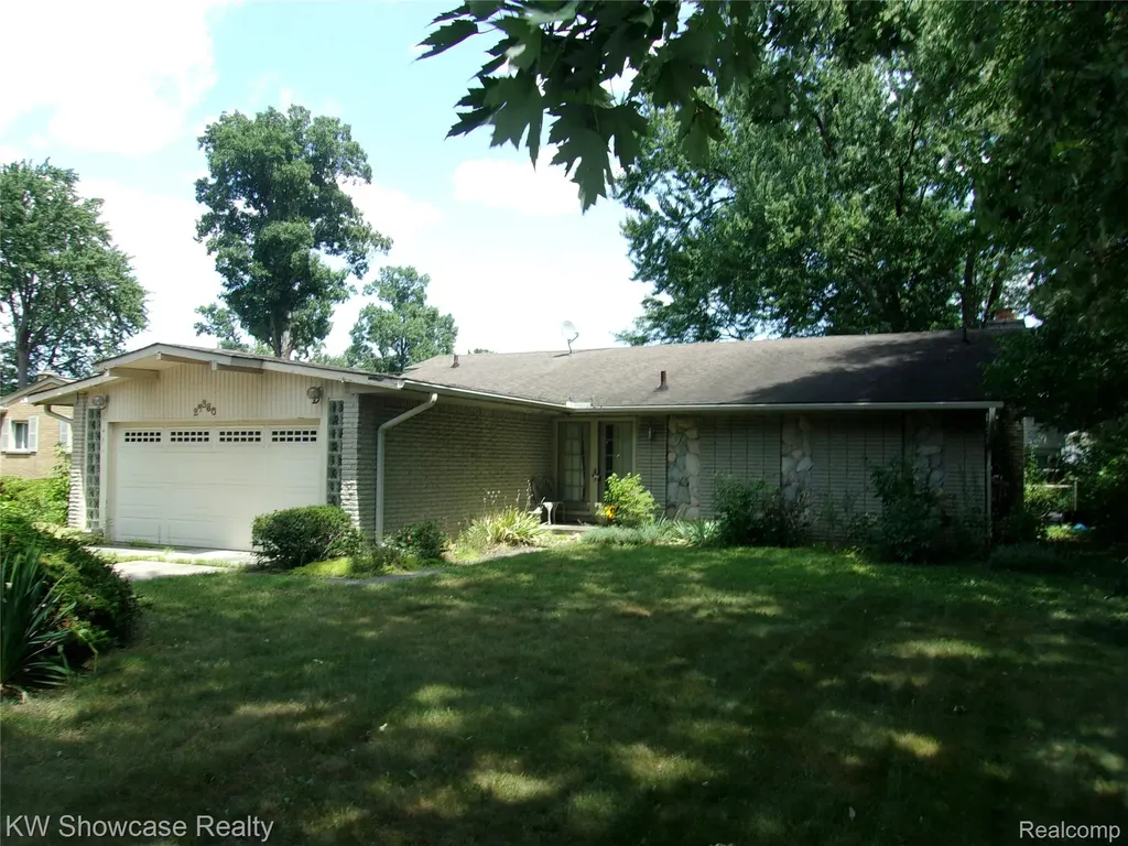27380 Lahser Road Southfield City MI 48034