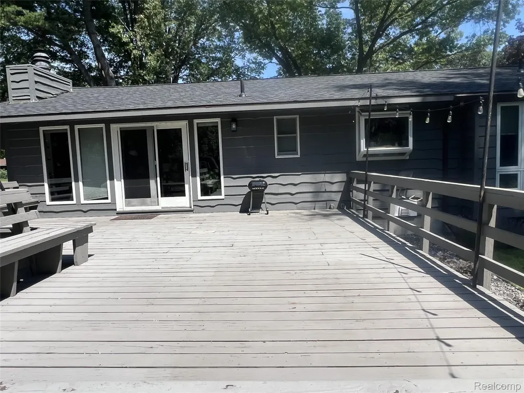 1439 Ivanhoe Road Pere Marquette Charter Township MI 49431