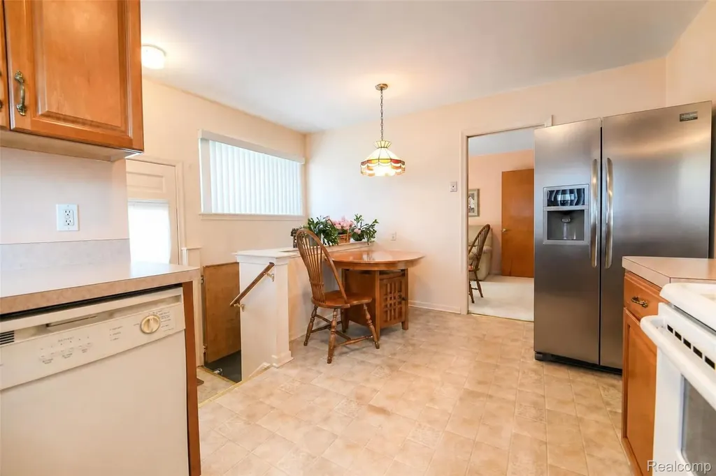7677 Terri Drive Westland City MI 48185
