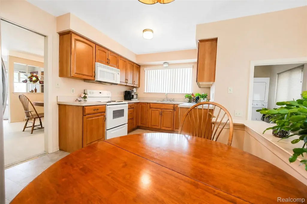 7677 Terri Drive Westland City MI 48185
