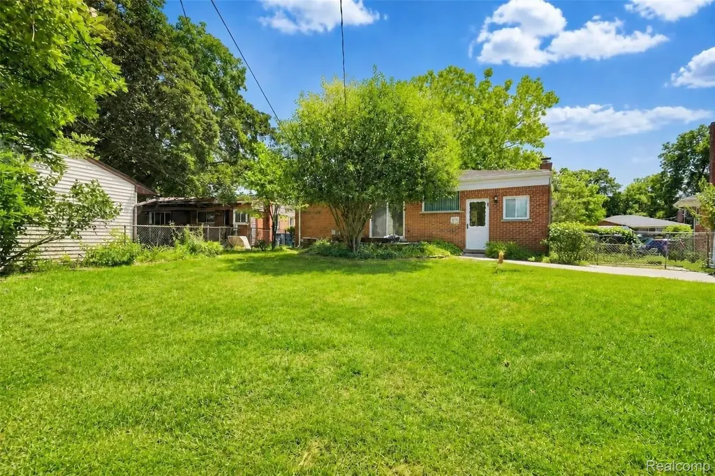 7677 Terri Drive Westland City MI 48185