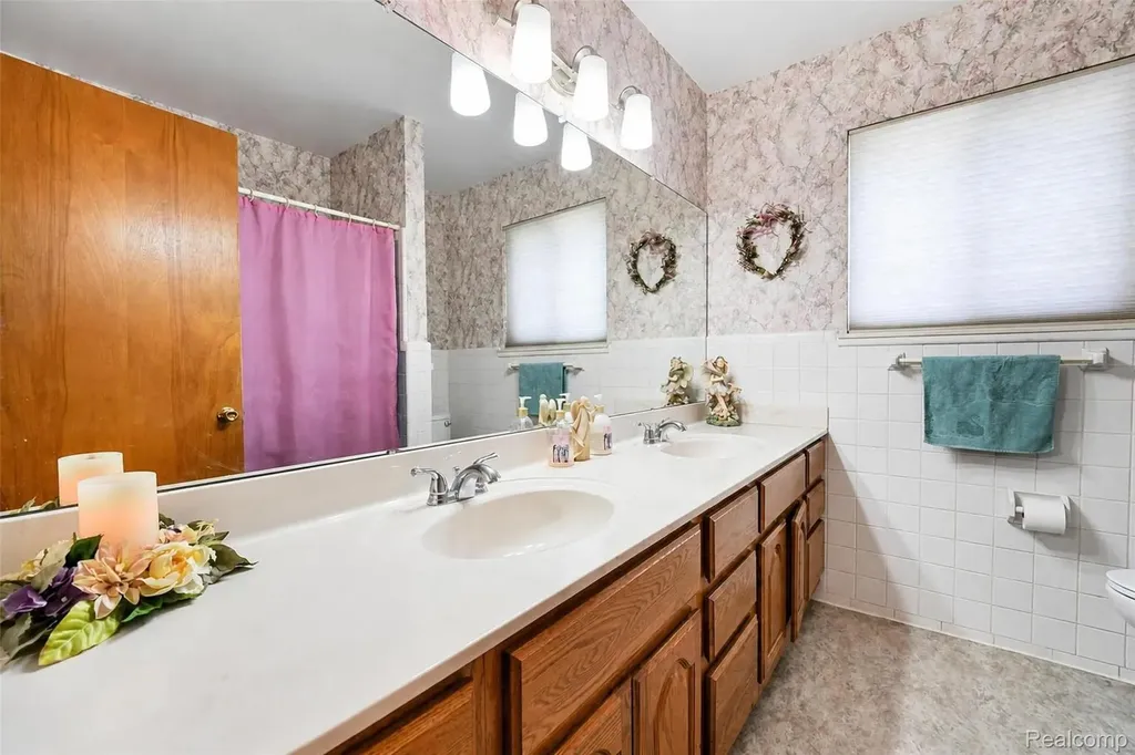 7677 Terri Drive Westland City MI 48185