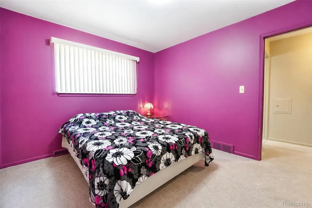 7677 Terri Drive Westland City MI 48185
