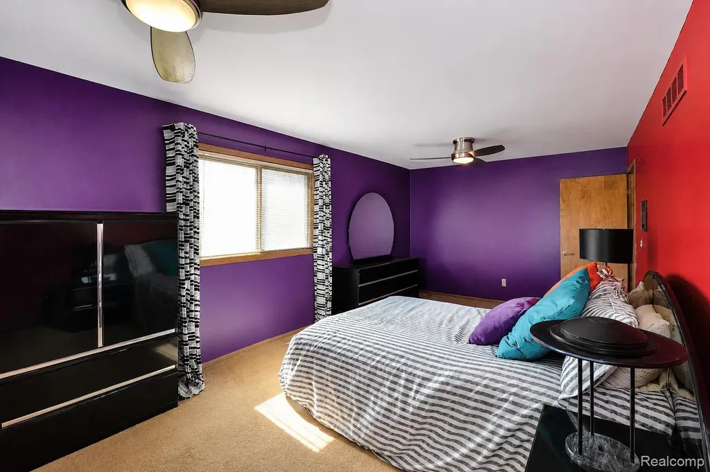 22783 Shadowglen Drive Farmington Hills City MI 48335