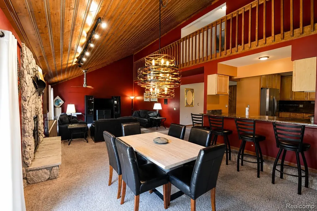 22783 Shadowglen Drive Farmington Hills City MI 48335