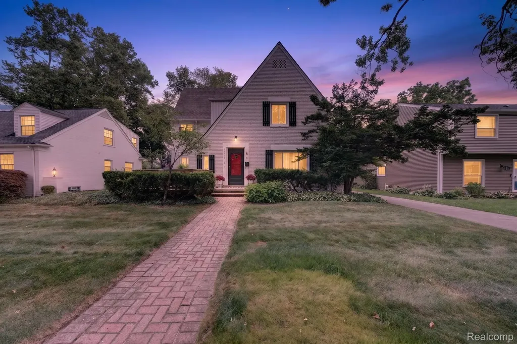 31710 Glencoe Drive Beverly Hills Village MI 48025