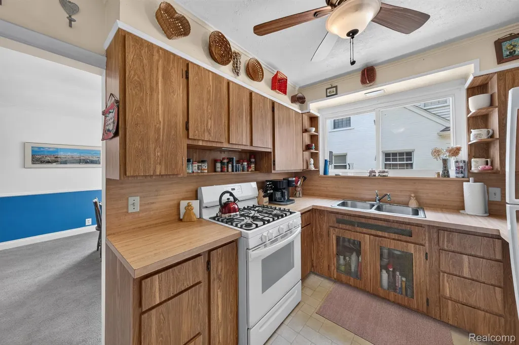 31710 Glencoe Drive Beverly Hills Village MI 48025