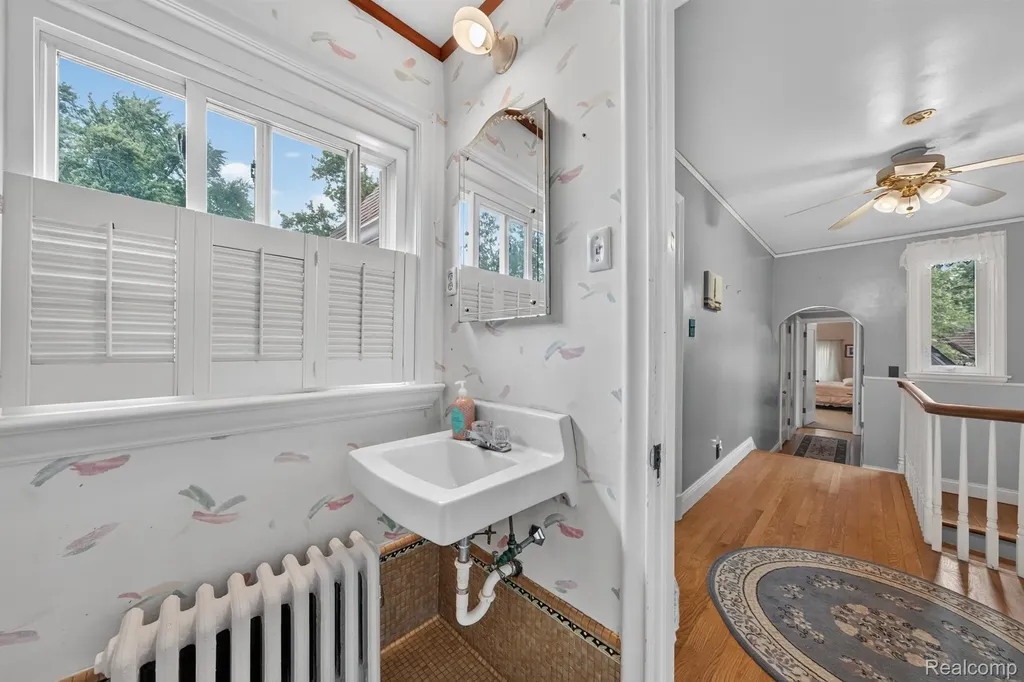 31710 Glencoe Drive Beverly Hills Village MI 48025