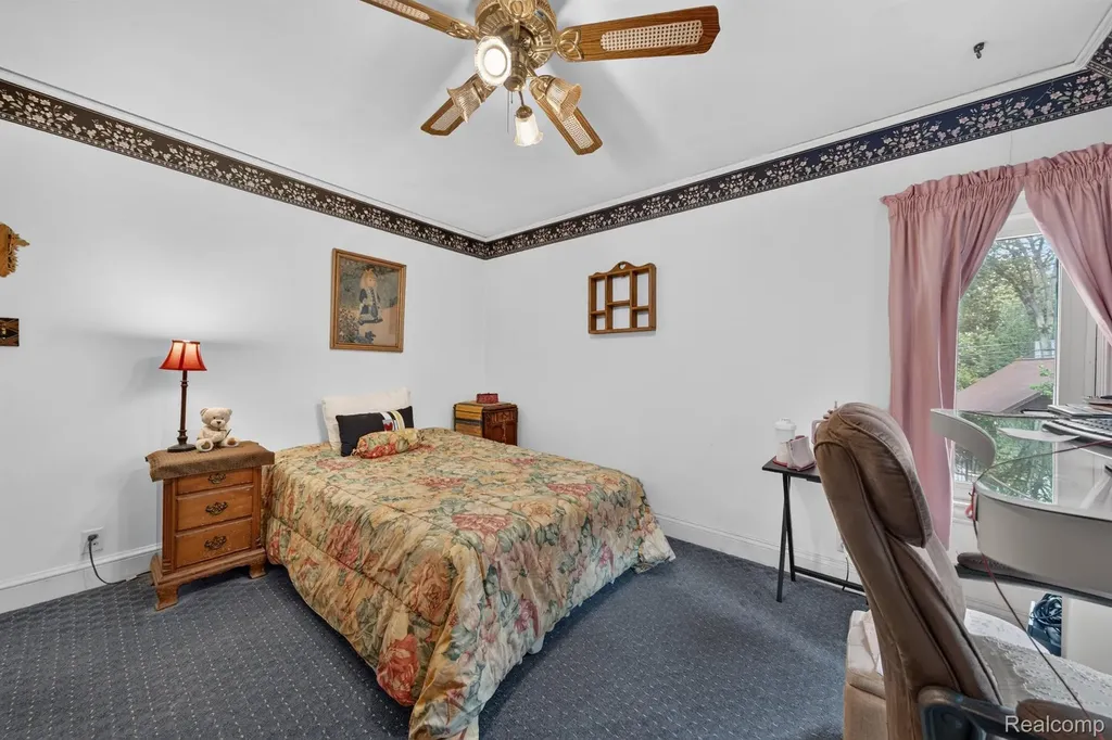 31710 Glencoe Drive Beverly Hills Village MI 48025