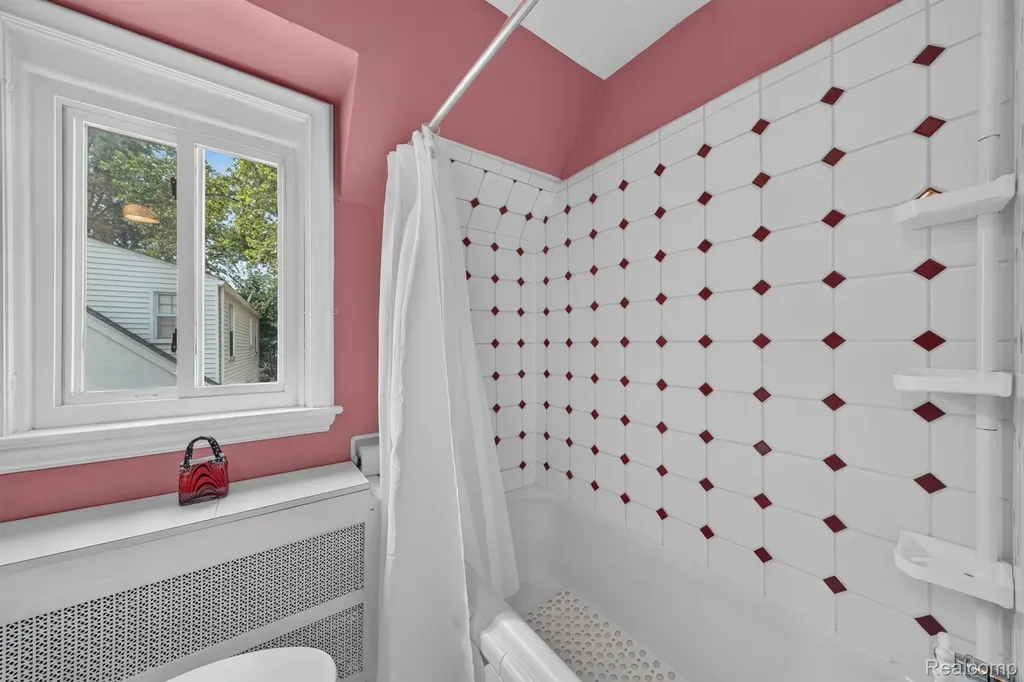 31710 Glencoe Drive Beverly Hills Village MI 48025