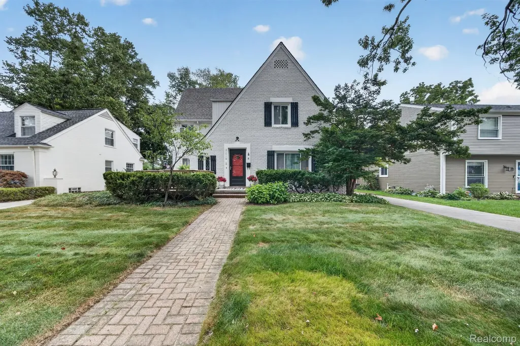 31710 Glencoe Drive Beverly Hills Village MI 48025