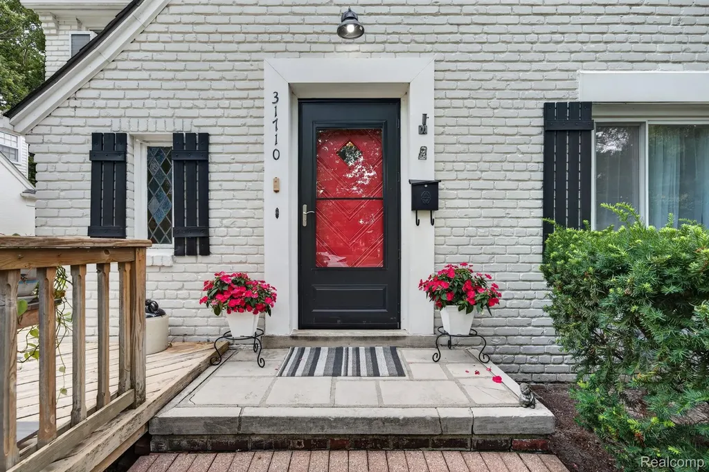 31710 Glencoe Drive Beverly Hills Village MI 48025