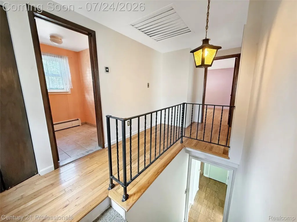 18424 Glenmore Redford Charter Township MI 48240