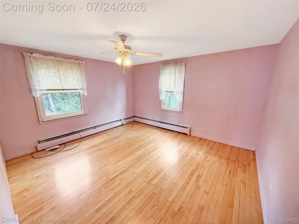 18424 Glenmore Redford Charter Township MI 48240