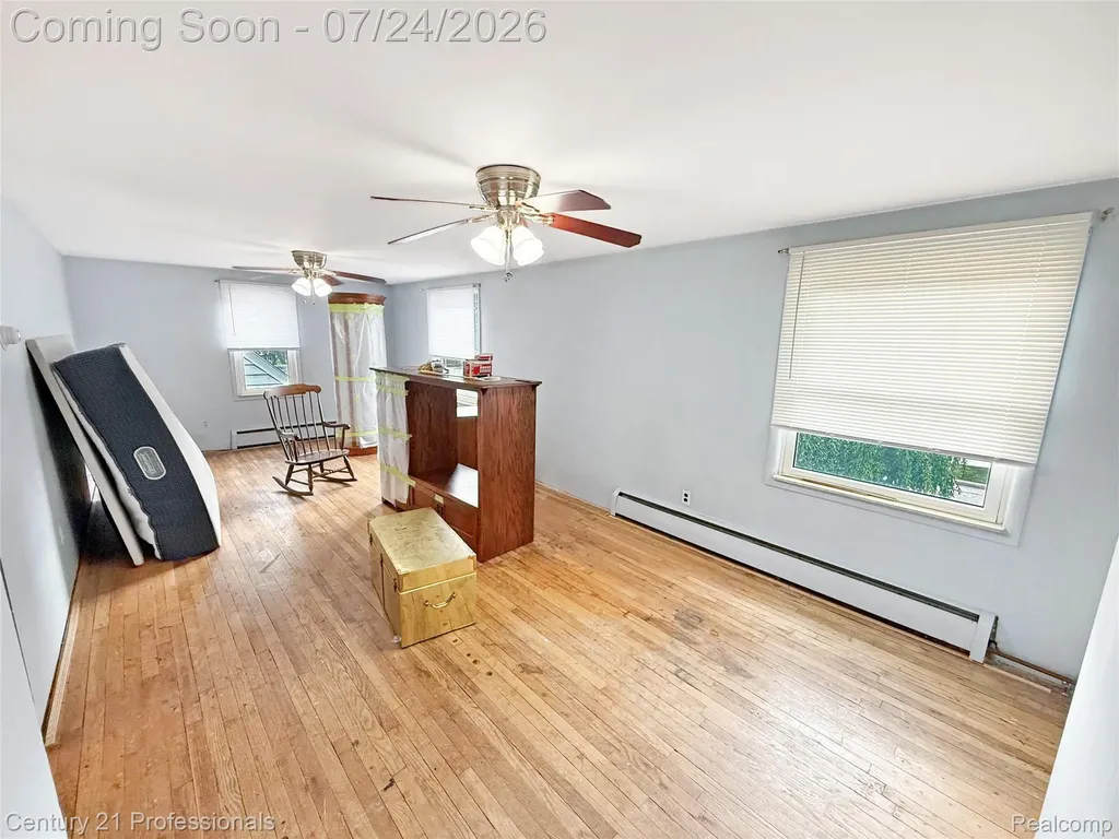 18424 Glenmore Redford Charter Township MI 48240