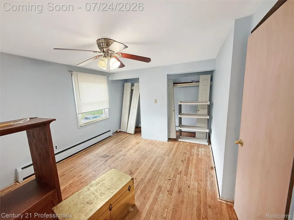 18424 Glenmore Redford Charter Township MI 48240