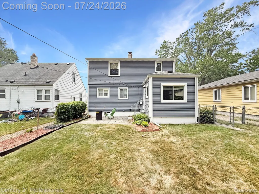 18424 Glenmore Redford Charter Township MI 48240