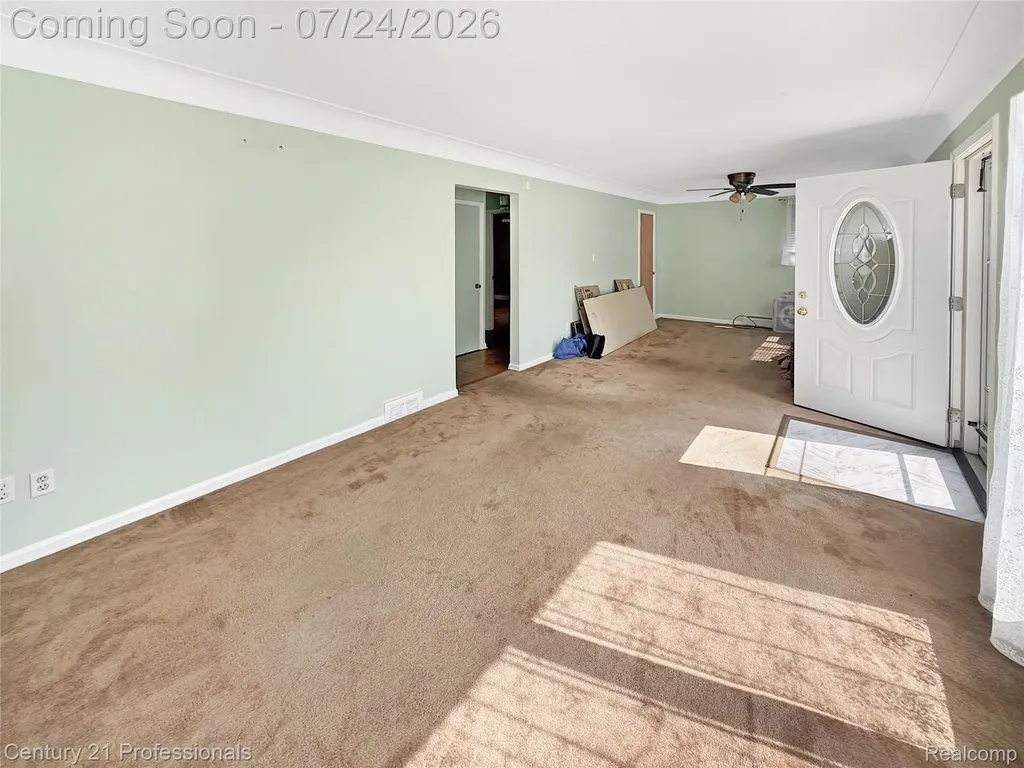 18424 Glenmore Redford Charter Township MI 48240