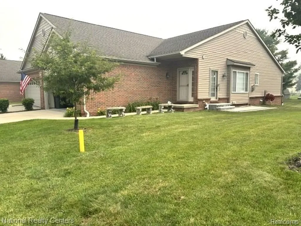 809 Chelsea Ridge Court Howell City MI 48843