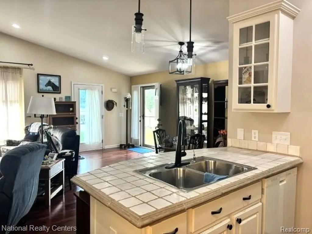 809 Chelsea Ridge Court Howell City MI 48843