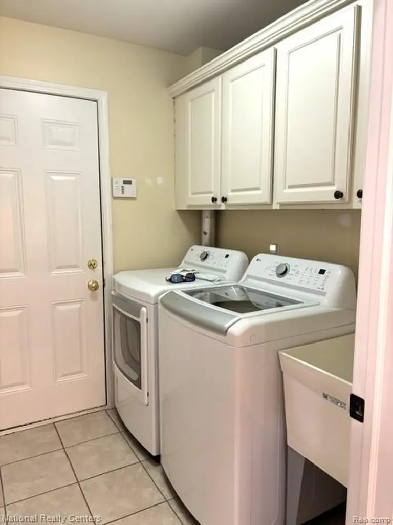 809 Chelsea Ridge Court Howell City MI 48843