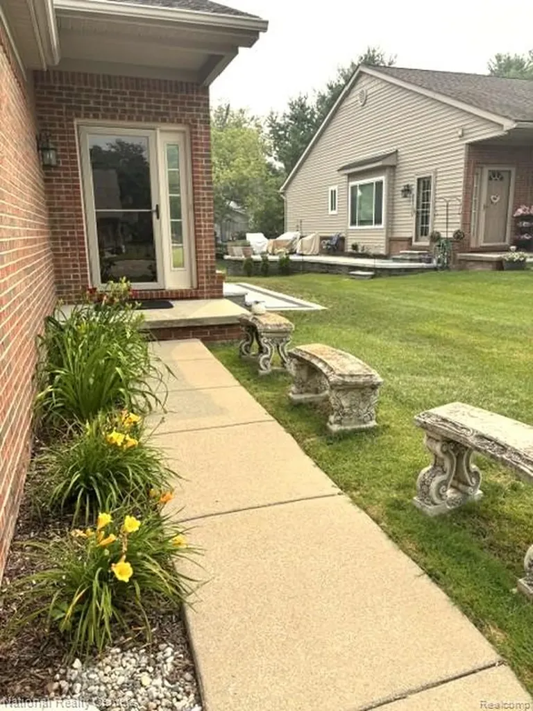 809 Chelsea Ridge Court Howell City MI 48843