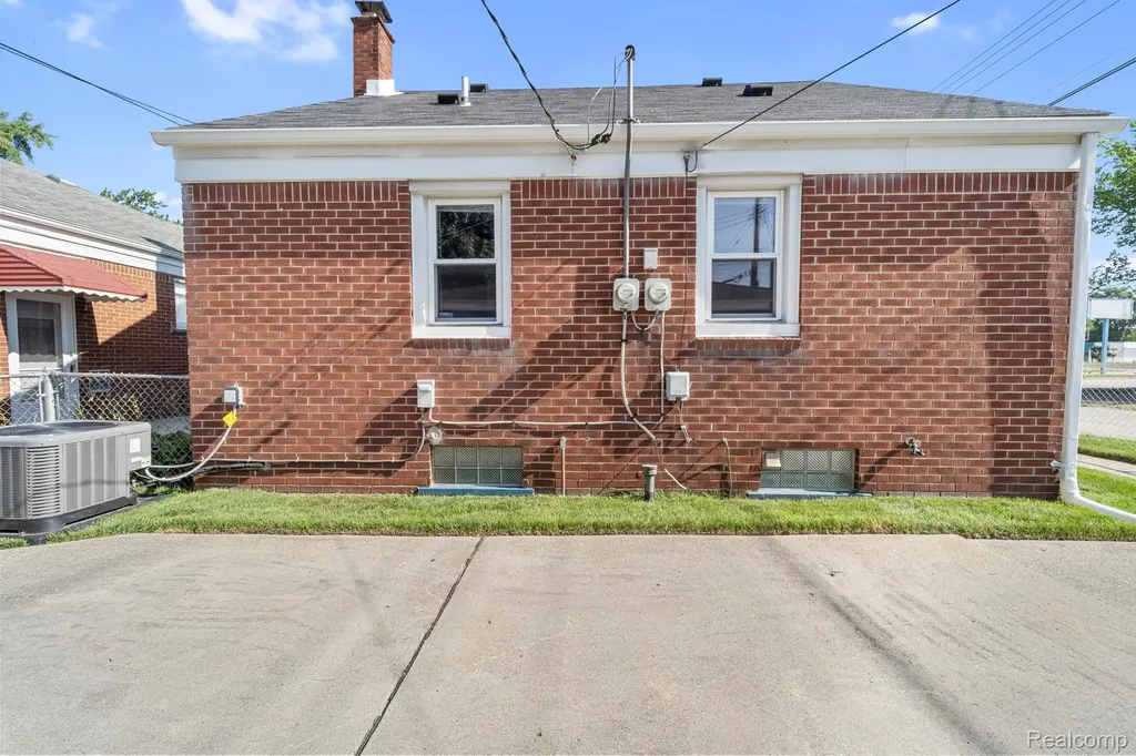 12801 Birrell Street Southgate City MI 48195
