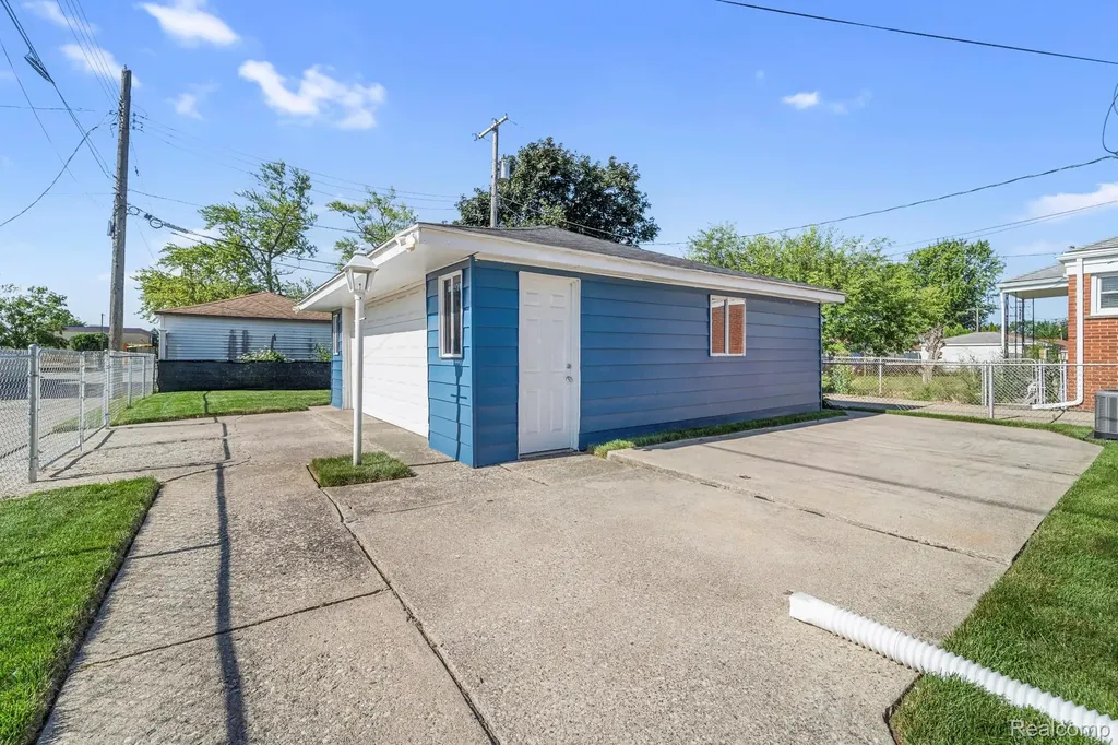 12801 Birrell Street Southgate City MI 48195
