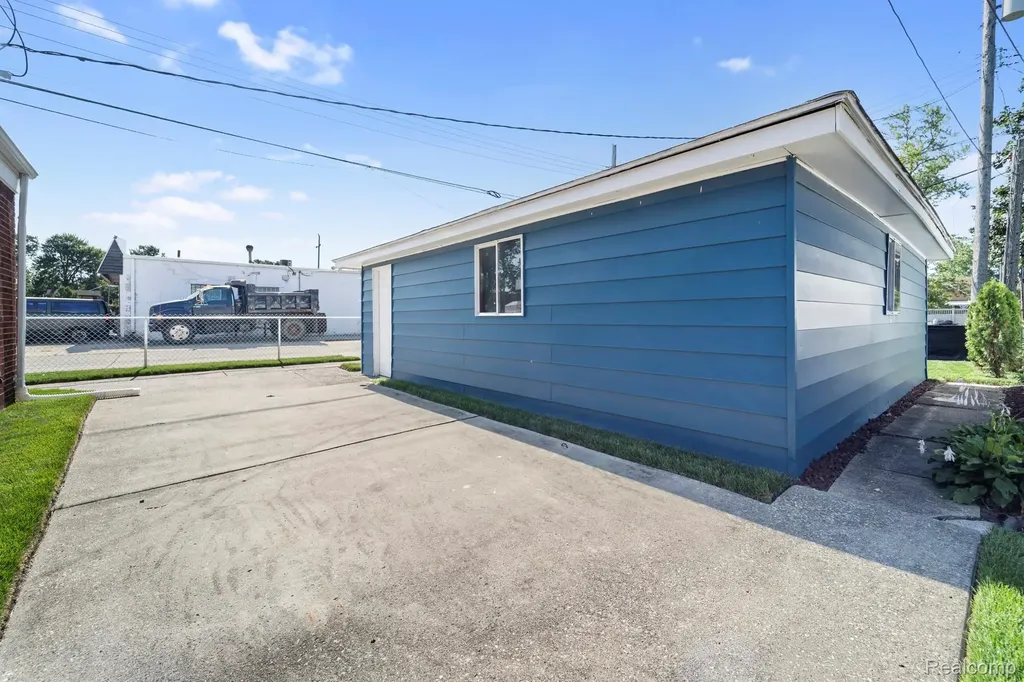 12801 Birrell Street Southgate City MI 48195