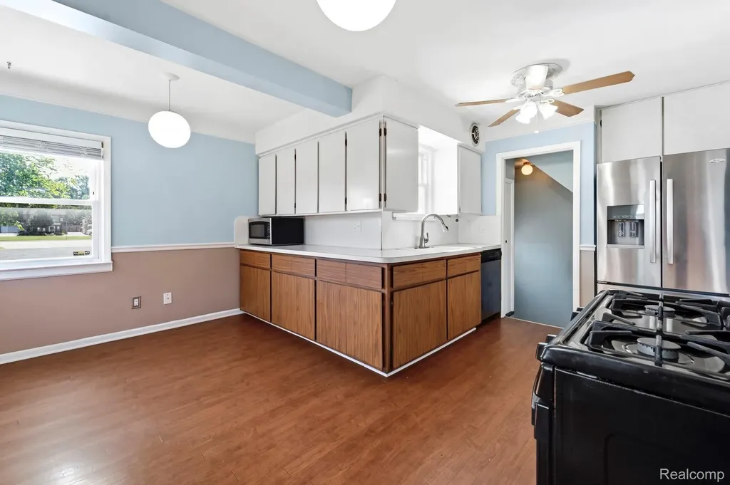 12801 Birrell Street Southgate City MI 48195