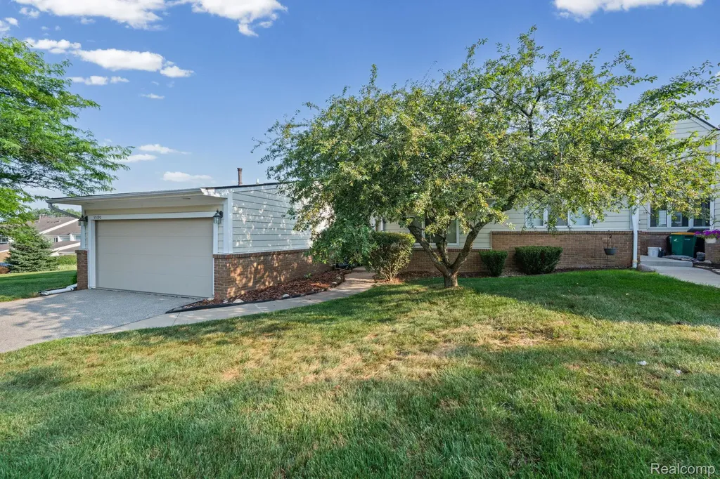 35190 Hillside Drive Farmington Hills City MI 48335
