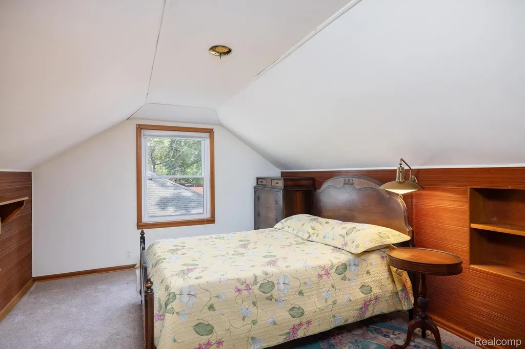 23500 Majestic Street Oak Park City MI 48237