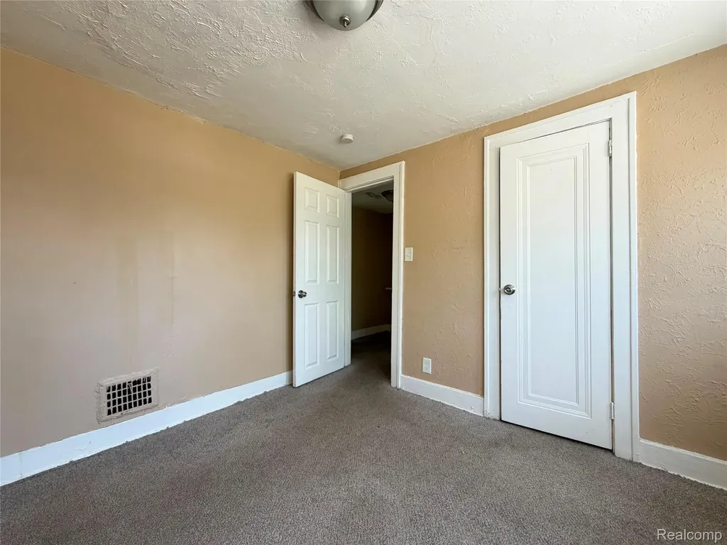 10044 Whitcomb Street Detroit City MI 48227