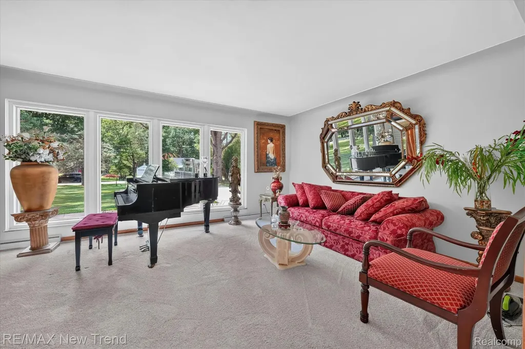 24414 Lois Lane Southfield City MI 48075