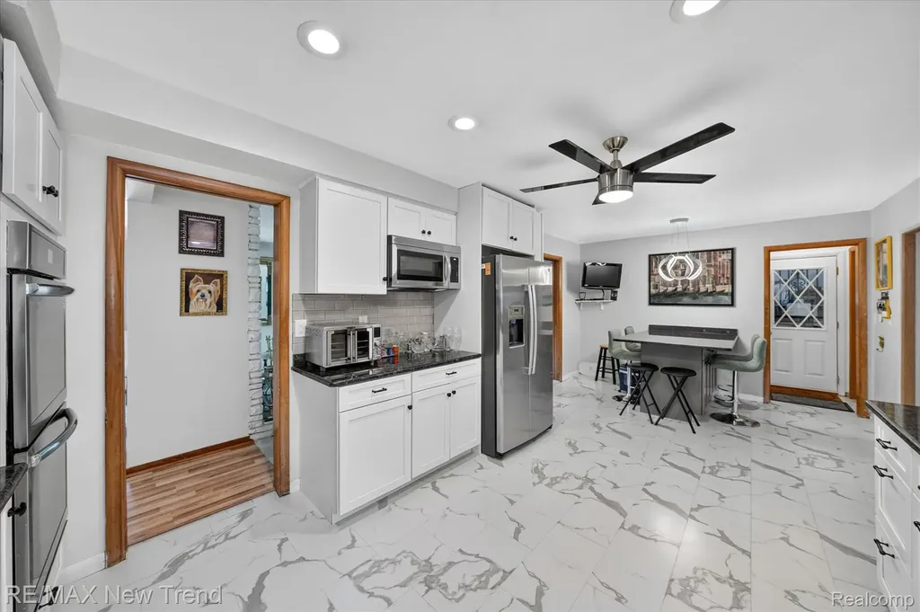 24414 Lois Lane Southfield City MI 48075
