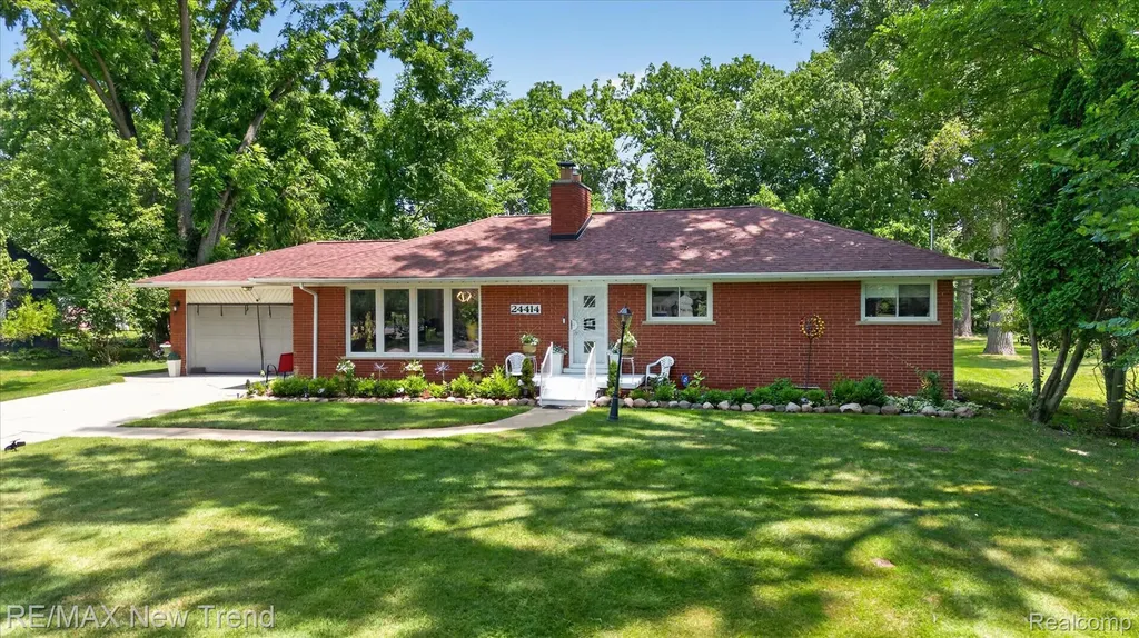 24414 Lois Lane Southfield City MI 48075
