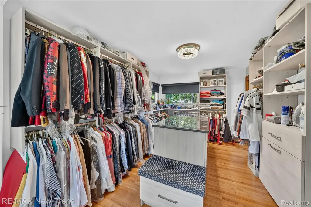 24414 Lois Lane Southfield City MI 48075