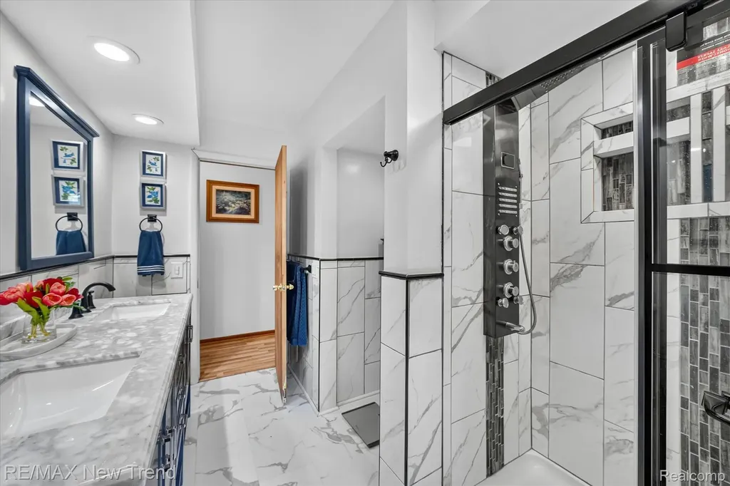 24414 Lois Lane Southfield City MI 48075