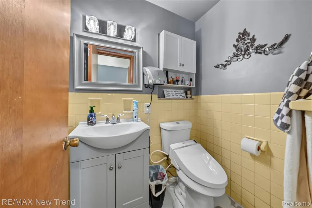 24414 Lois Lane Southfield City MI 48075