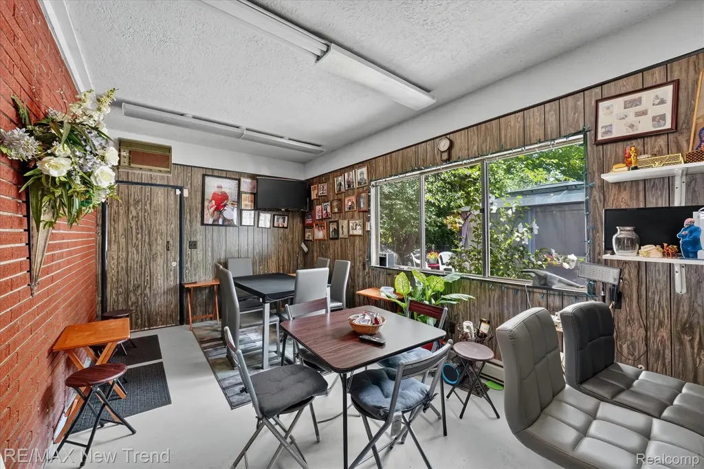 24414 Lois Lane Southfield City MI 48075