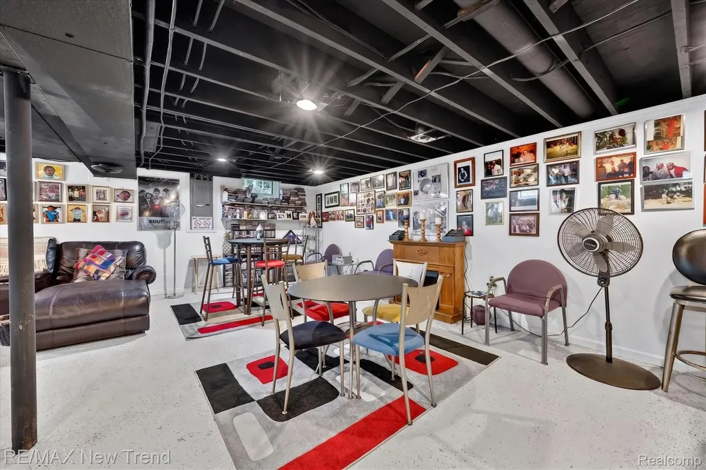 24414 Lois Lane Southfield City MI 48075