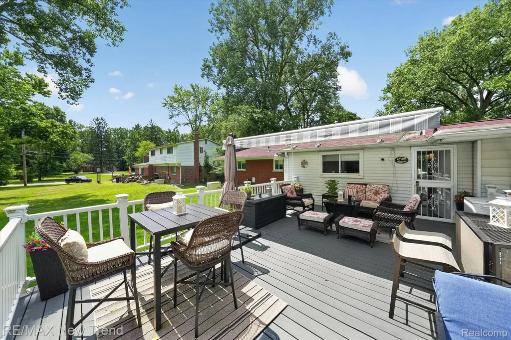 24414 Lois Lane Southfield City MI 48075