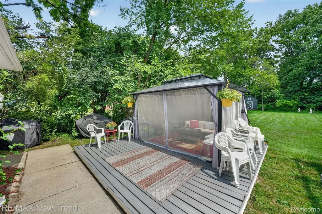 24414 Lois Lane Southfield City MI 48075