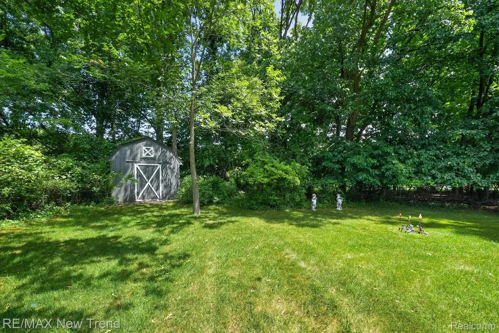 24414 Lois Lane Southfield City MI 48075